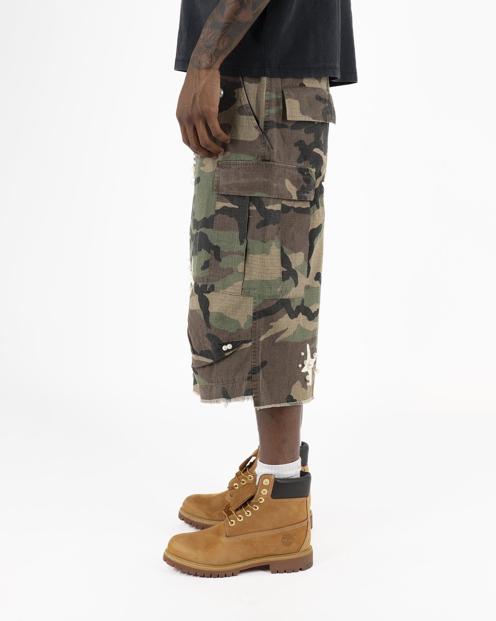 SS25| SUPER NOVA CAMO JORTS