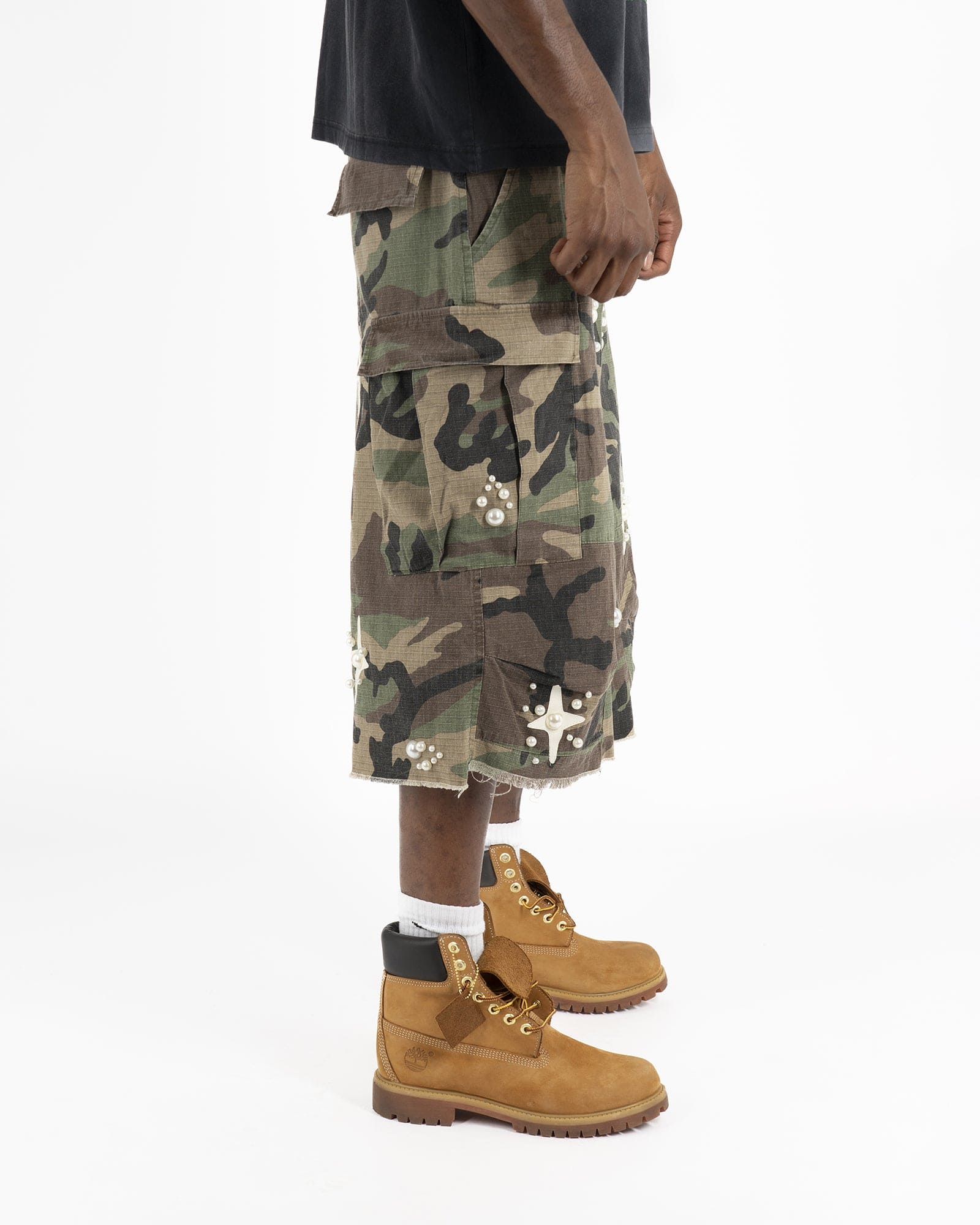 SS25| SUPER NOVA CAMO JORTS