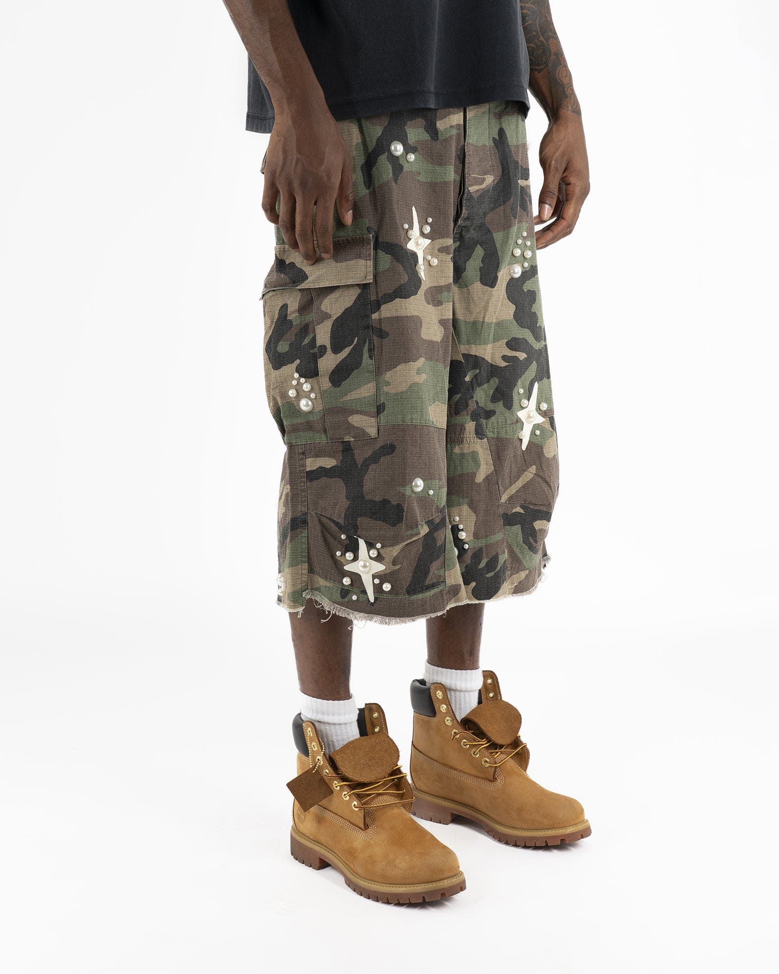 SS25| SUPER NOVA CAMO JORTS