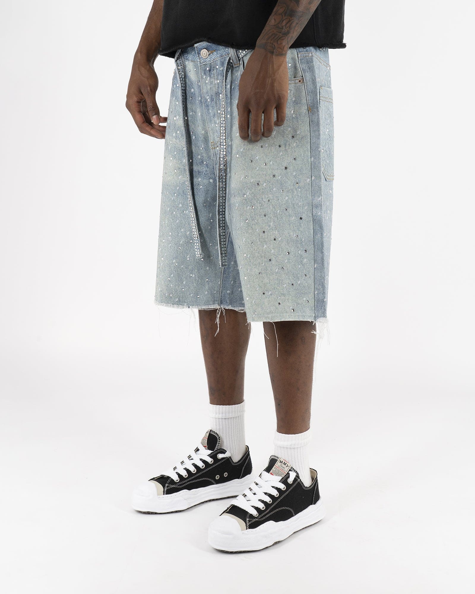 SS25| RHINESTONE DISTRESSED SHORTS