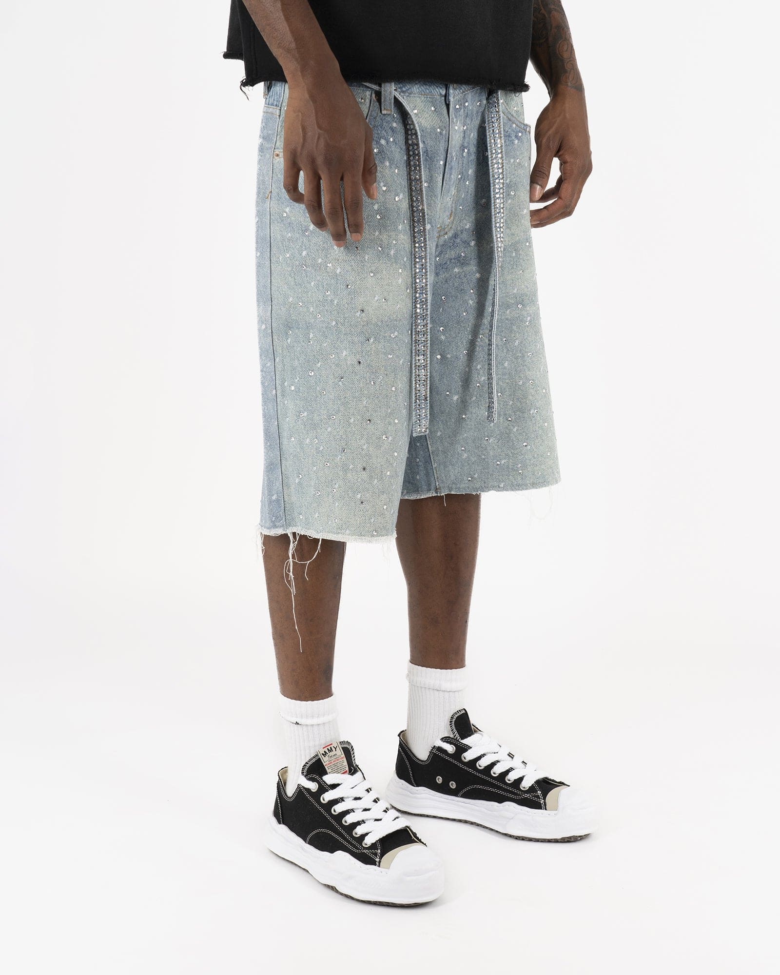 SS25| RHINESTONE DISTRESSED SHORTS