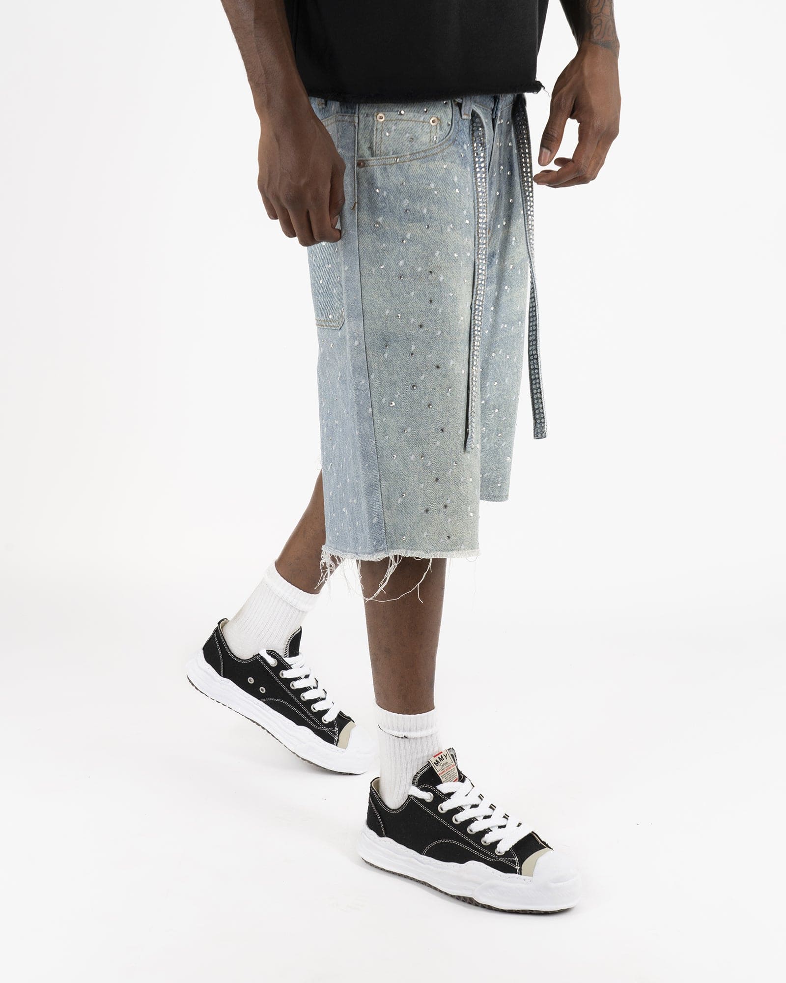SS25| RHINESTONE DISTRESSED SHORTS