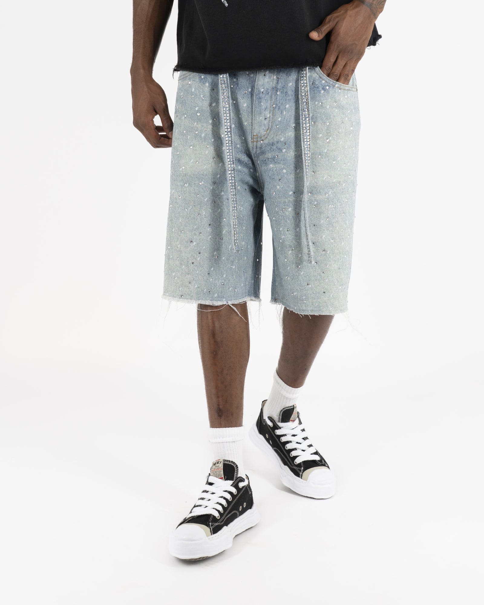 SS25| RHINESTONE DISTRESSED SHORTS