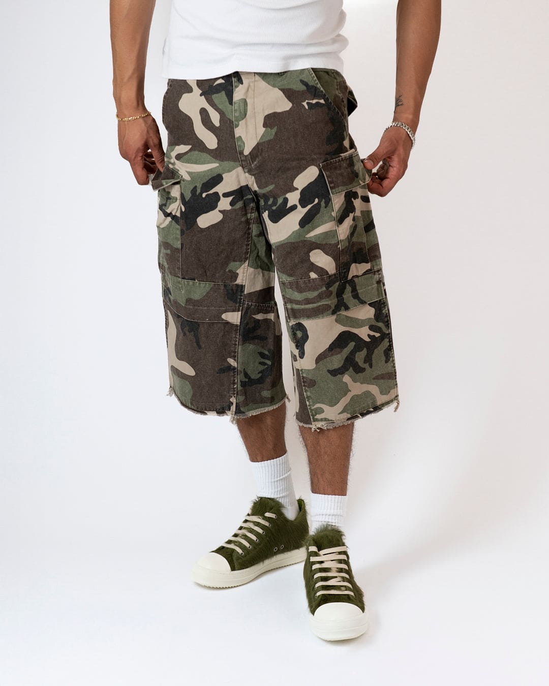 SS25| CAMO JORTS