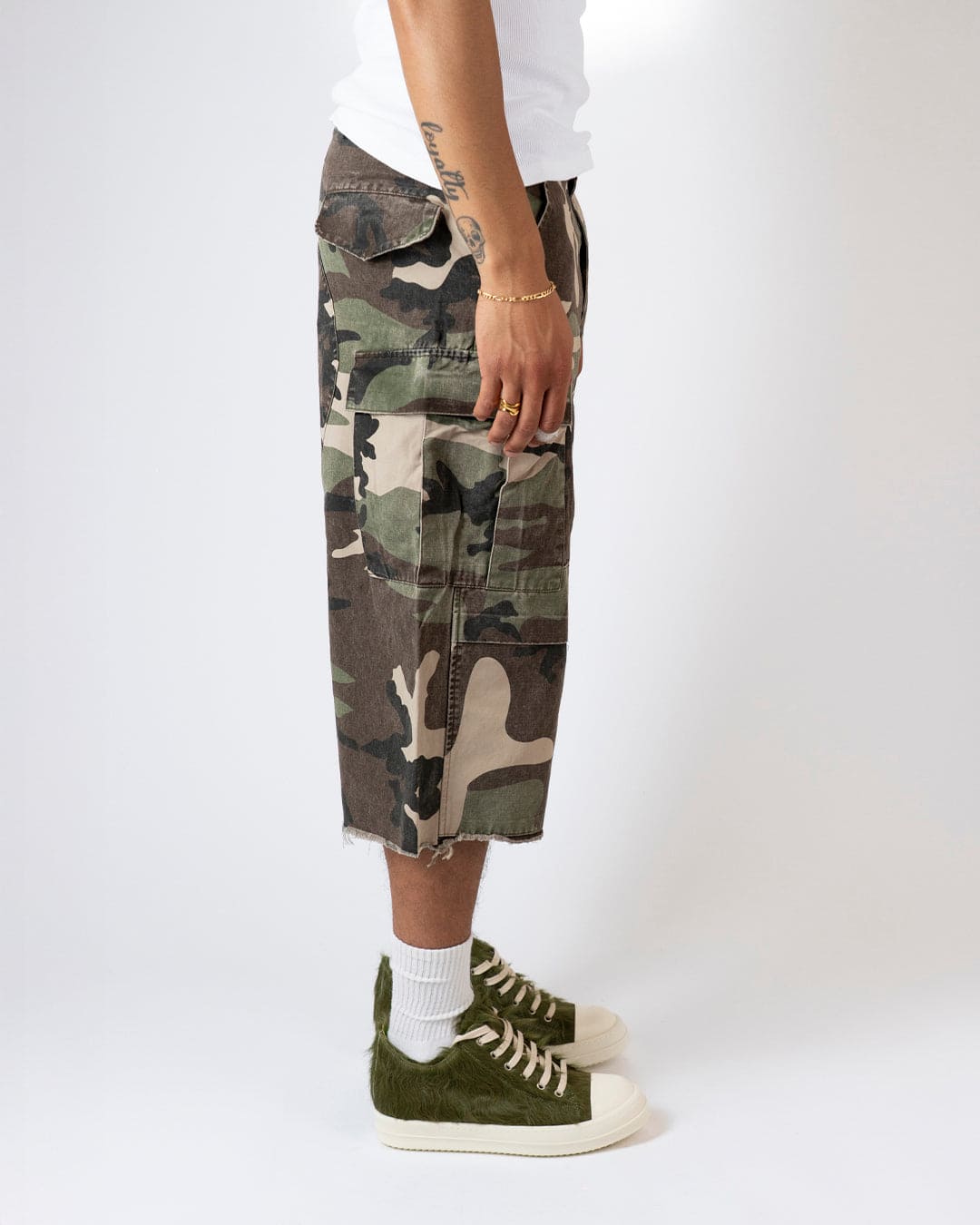 SS25| CAMO JORTS