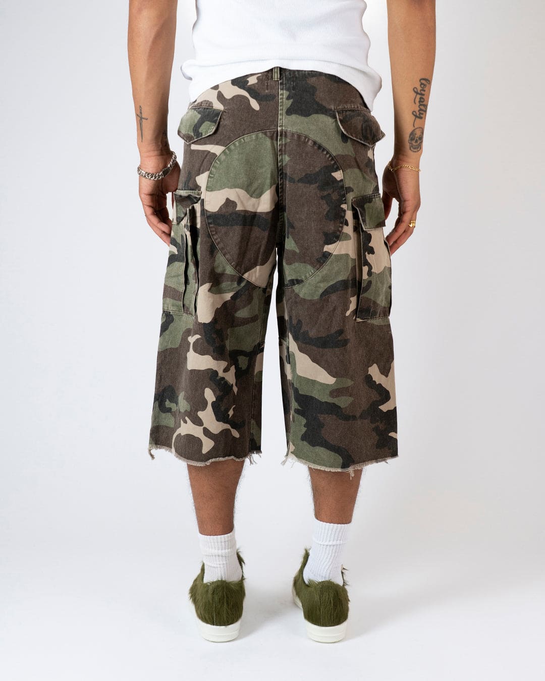SS25| CAMO JORTS