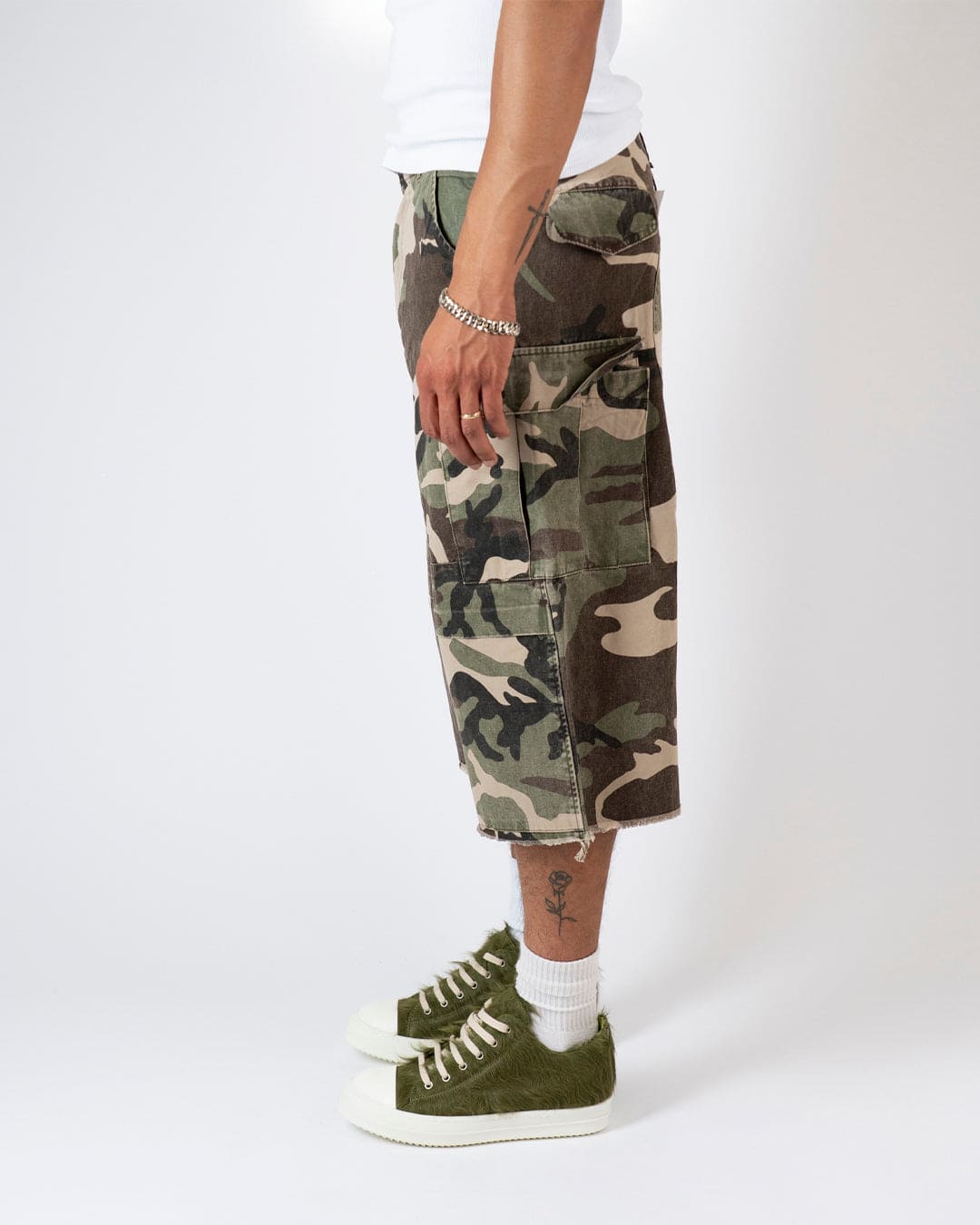 SS25| CAMO JORTS