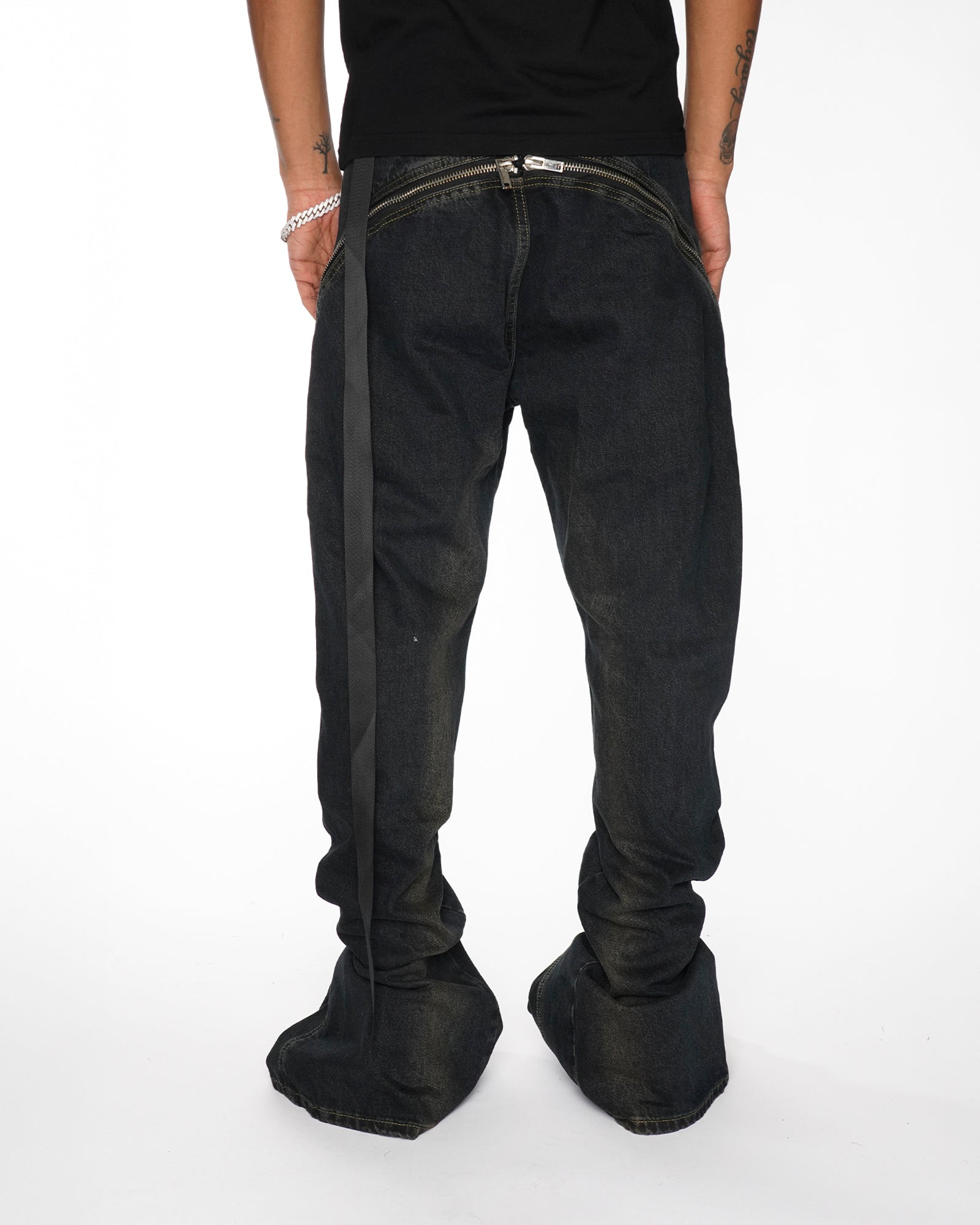 SP10|DISTRESSED DUAL-ZIP DENIM