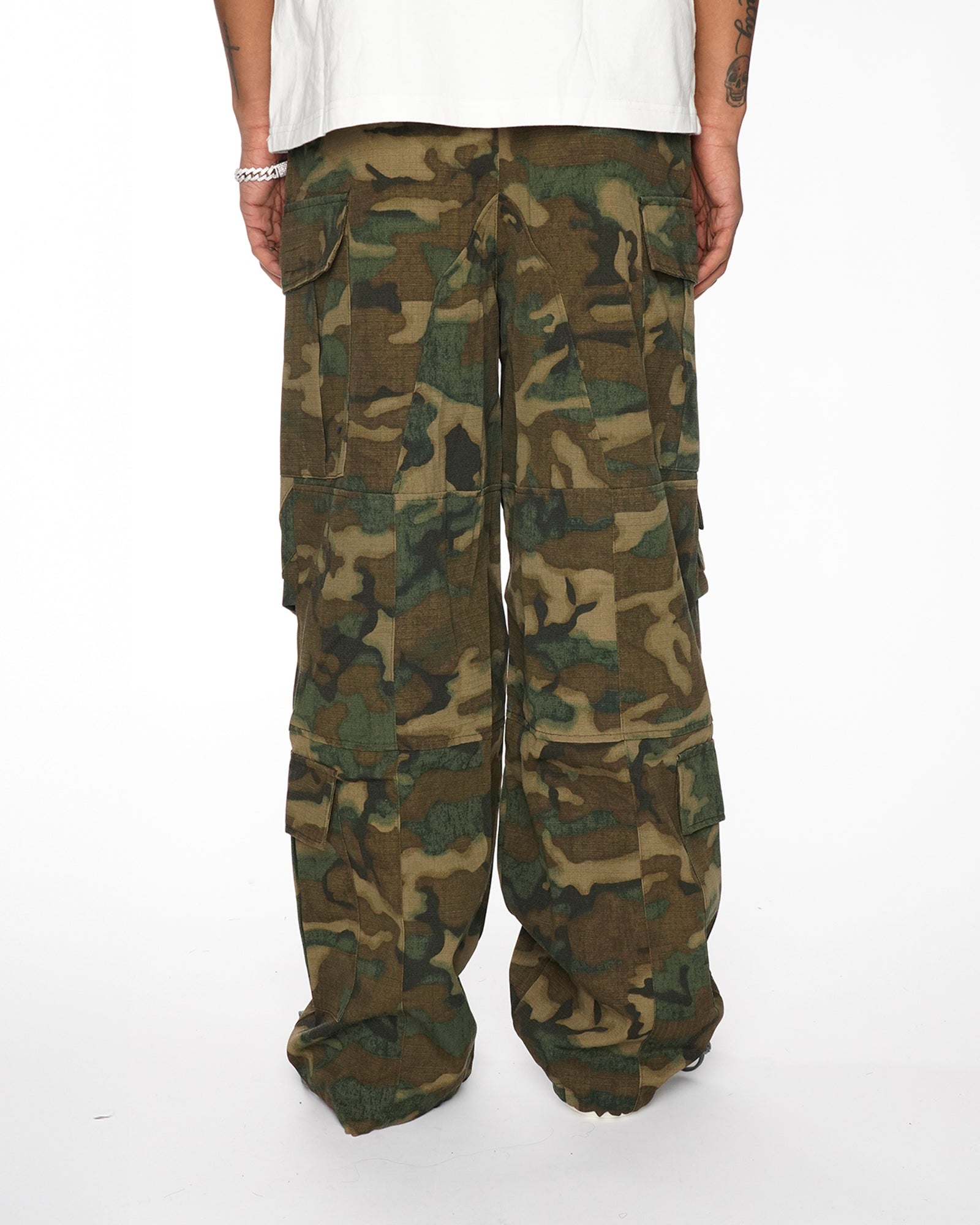 SP11| MULTIPOCKET CAMO CARGO