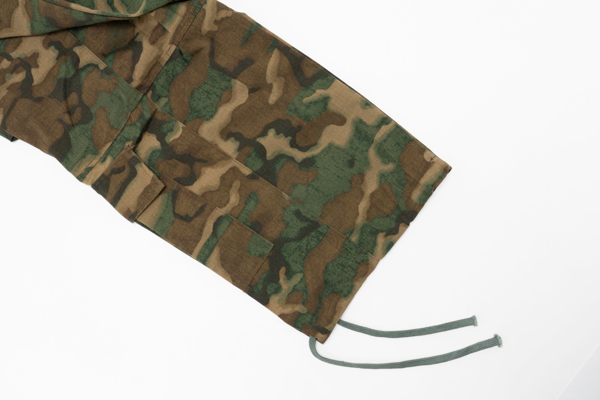 SP11| MULTIPOCKET CAMO CARGO