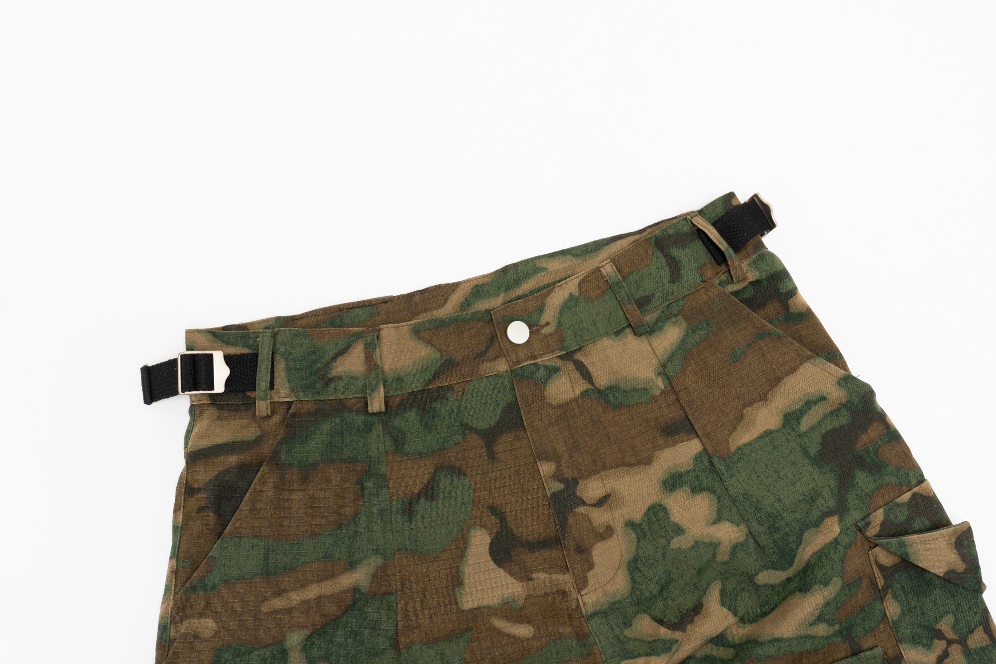 SP11| MULTIPOCKET CAMO CARGO