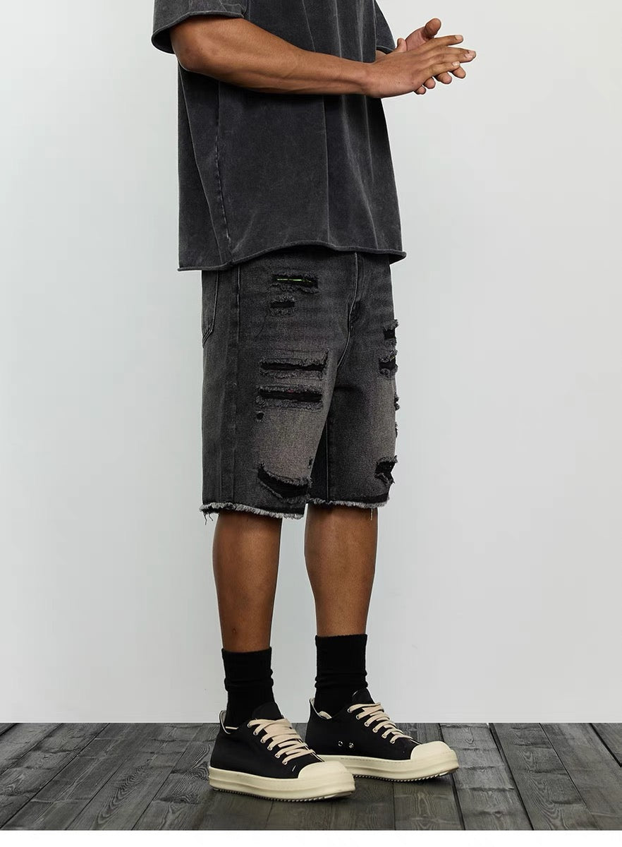 SH6|BLACK DISTRESSED DENIM SHORT