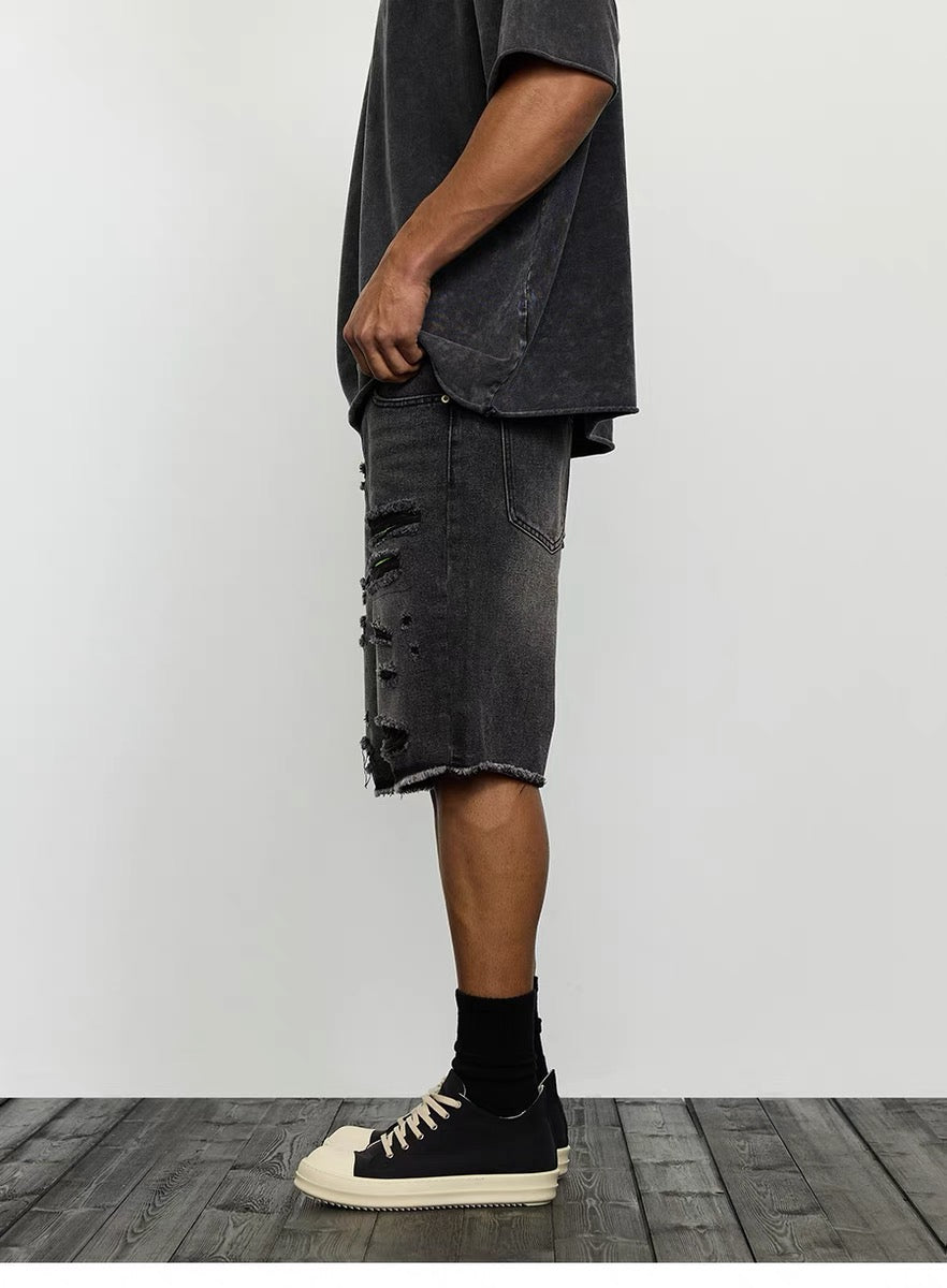 SH6|BLACK DISTRESSED DENIM SHORT